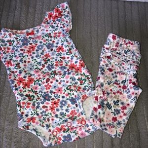 Newborn onesie set with pant